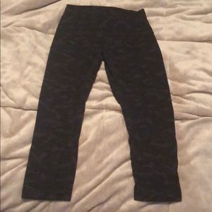 Camo Lululemon size 6 high waisted leggings